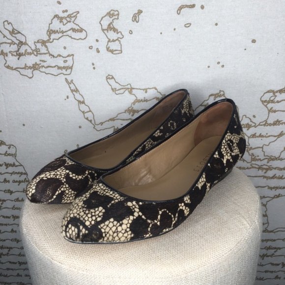 Talbots Size 6.5 Wide Calf Hair Lace Print Leather Pointed Toe Flats - Picture 5 of 13